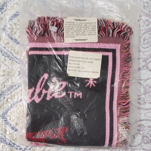 90s, Barbie In The City Throw Blanket. New in package. - Picture 15 of 16